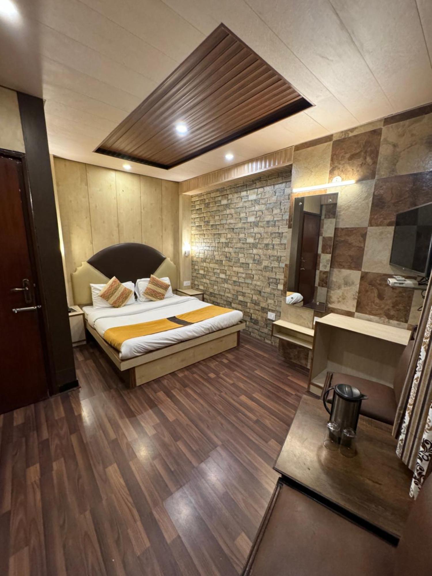 Hotel Victory Shimla Buitenkant foto
